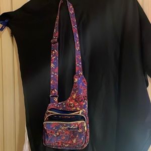 Kavu Crossbody purse/bag: Like New